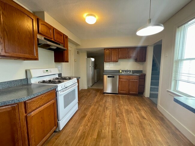 Building Photo - 25 Oakland St Unit 1 Rental