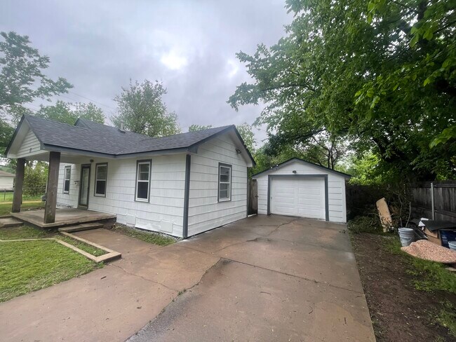 Photo - 11 N Howard St