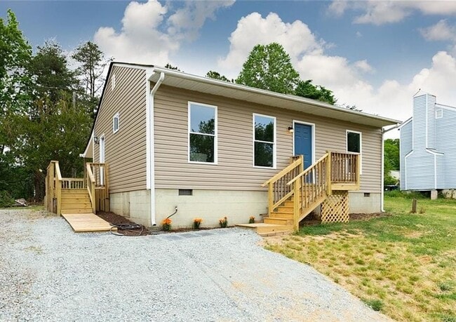 Building Photo - Available Now | North Chesterfield Gem | 2 Bed, 1 Bath