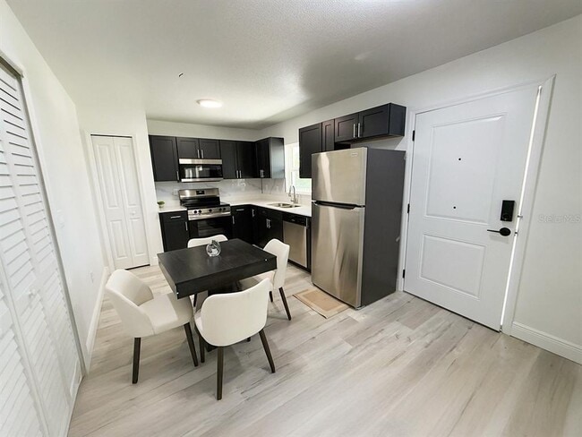 2201 Conway Dr Unit 201