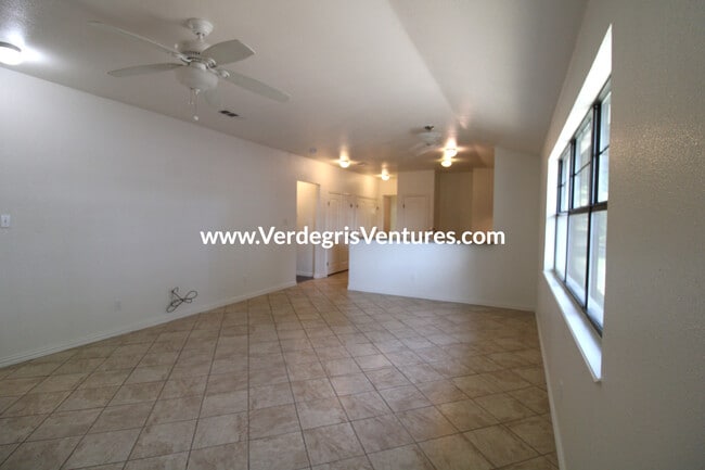 Photo - 223 S Scott St