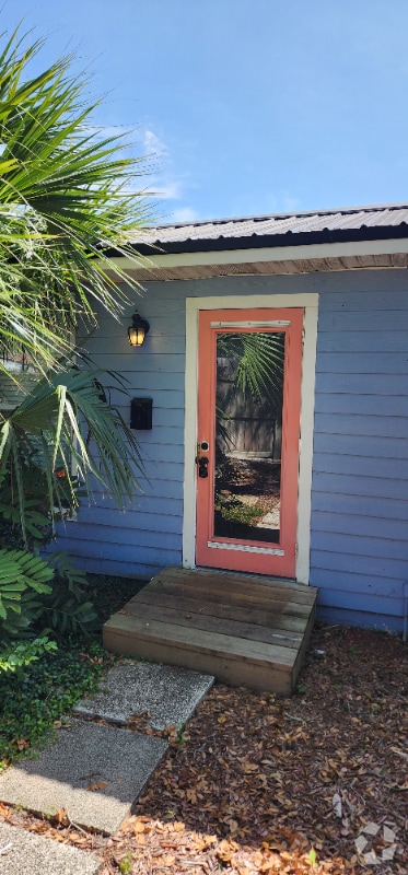 Building Photo - 1649 Avocado Ave Rental