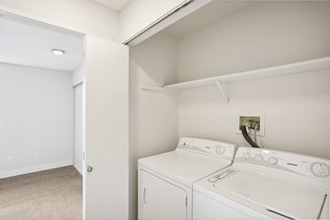 Hillview Apartments