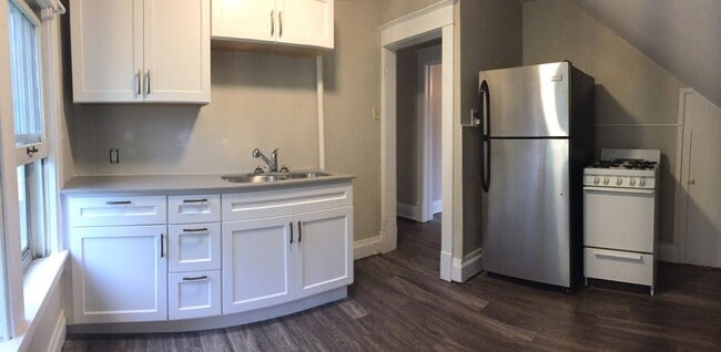 Photo - 709 1/2 Walnut St - Cedar Falls Unit 709 1/2