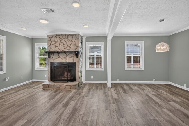 Photo - Beautiful Home 4 bedroom 3 bath