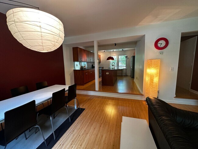 113 Sherwood Ct