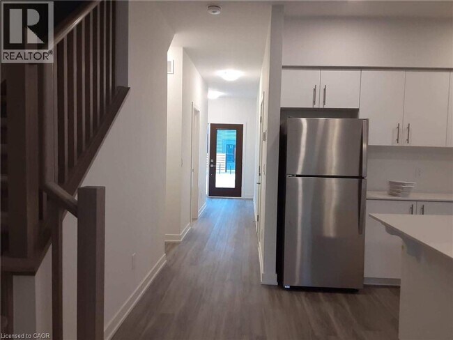 Photo - 110 Fergus Ave