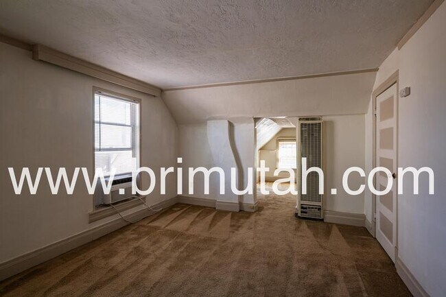 Photo - 368 S University St
