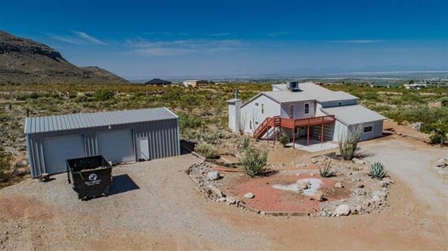 Photo - Home With All The Right Views!