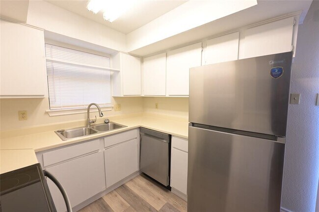 Photo - 916 Crockett St