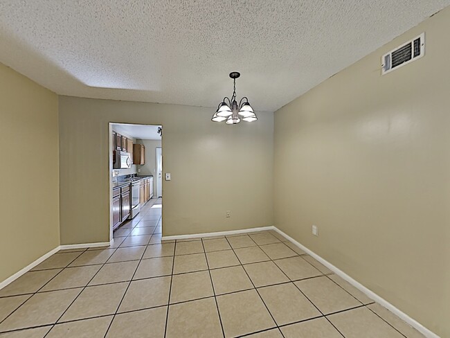 Photo - 220 Cherokee Ct Unidad Apt 113