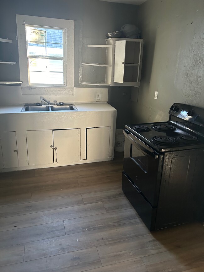 Building Photo - 2137 Kentucky St Rental