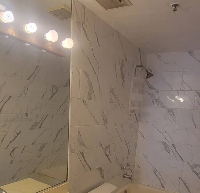 Photo - 10960 Ashton Ave Unidad 208