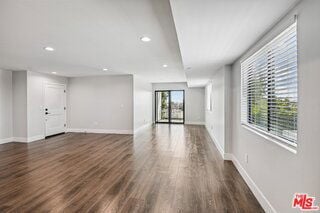 Photo - 819 E La Palma Dr