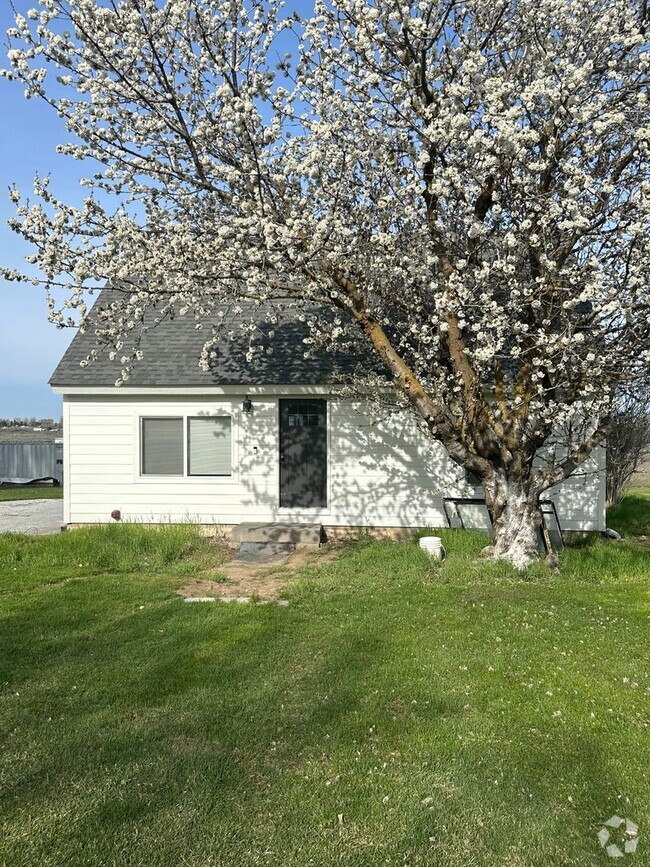 Building Photo - Country Living!!! Rental