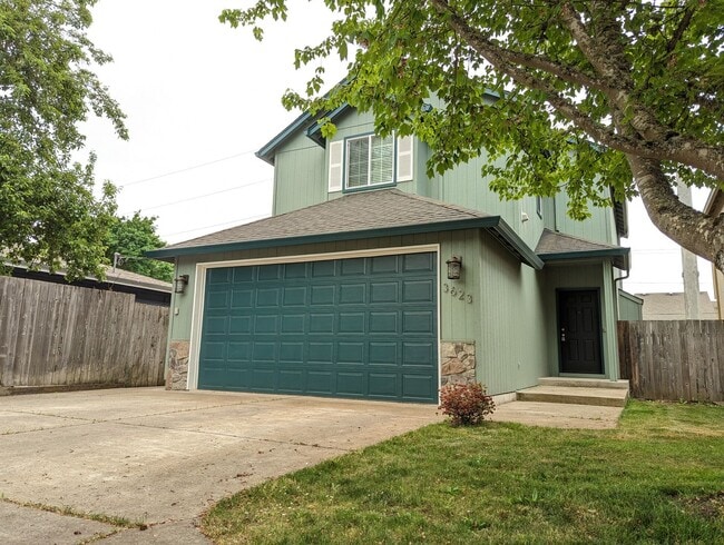 Building Photo - Beautiful 3-Bedroom, 2.5-Bath Home In River Road Area of Eugene!