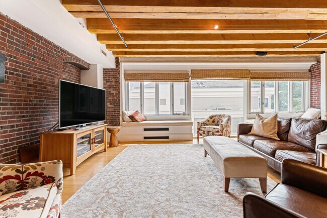 Photo - 36 Commercial Wharf Unit 2