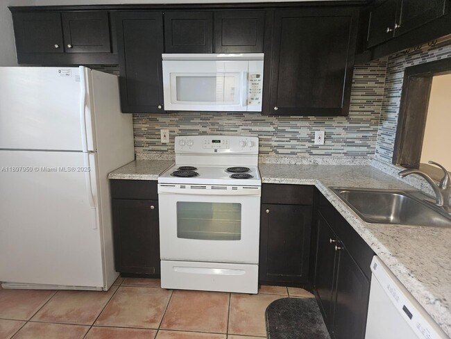 Photo - 9101 NW 1st Ct Unit 106