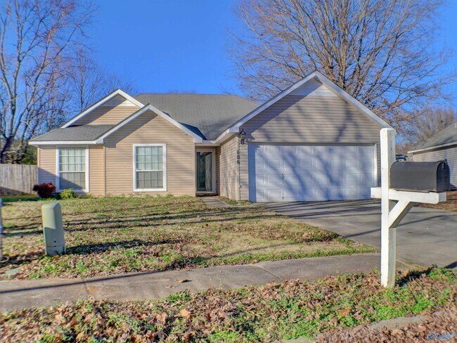 Building Photo - 106 Yellowwood Ct Rental