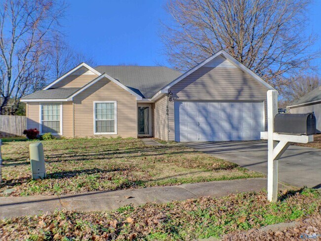 Building Photo - 106 Yellowwood Ct Rental