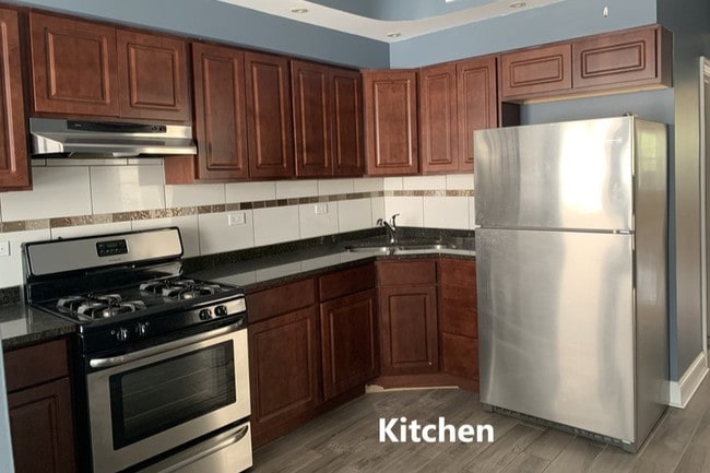 Kitchen - 3705 W Montrose Ave Unit 2nd