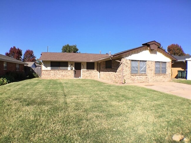 Photo - 4813 Woodview Dr House