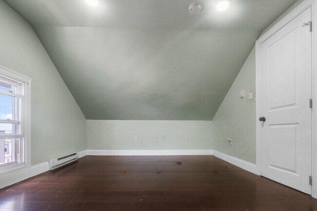 Photo - 271 Cator Ave Unit 2