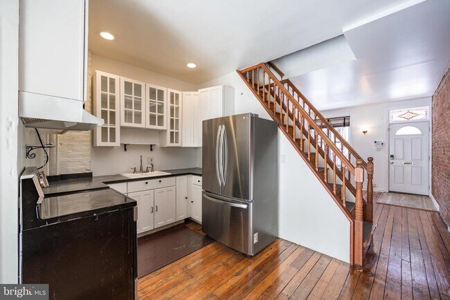 Photo - 835 N Newkirk St