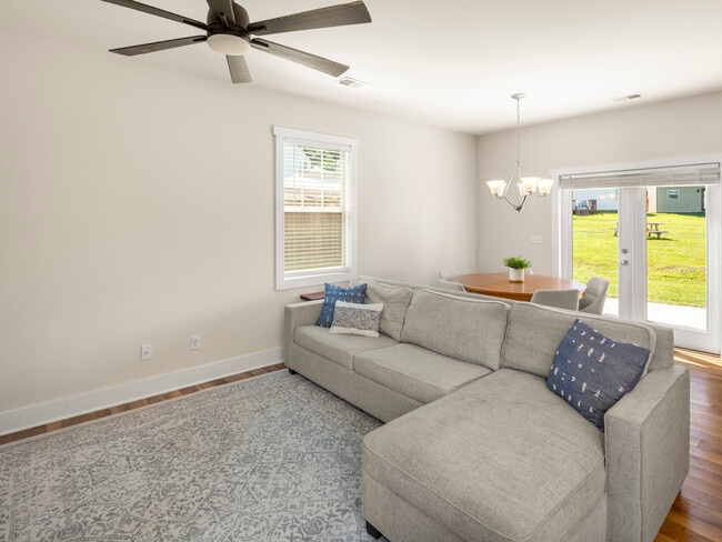 Photo - 84 Cardwell Ln