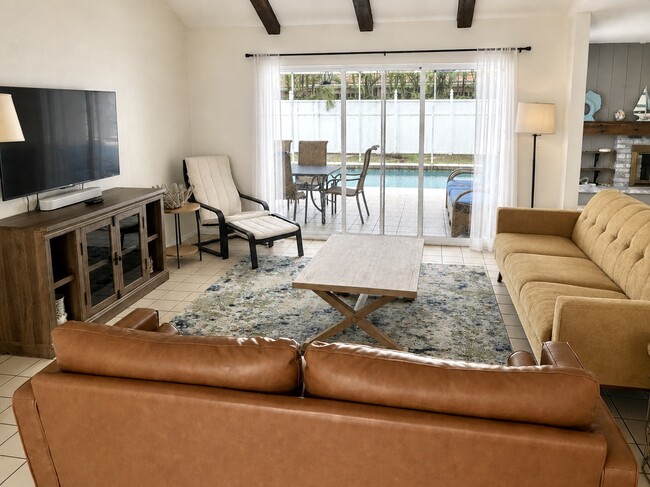 Photo - 1881 Orangewood Ln