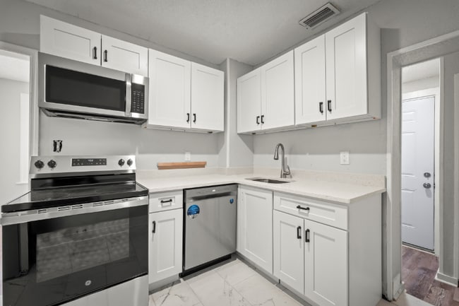 Building Photo - 3524 Boulevard Rental