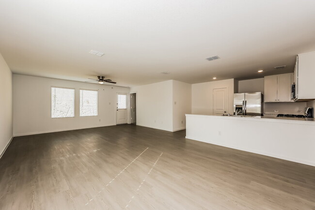 Photo - 10724 Gun Barrel St