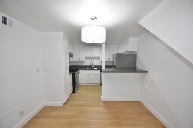 Photo - 12015 Burbank Blvd Unit 02