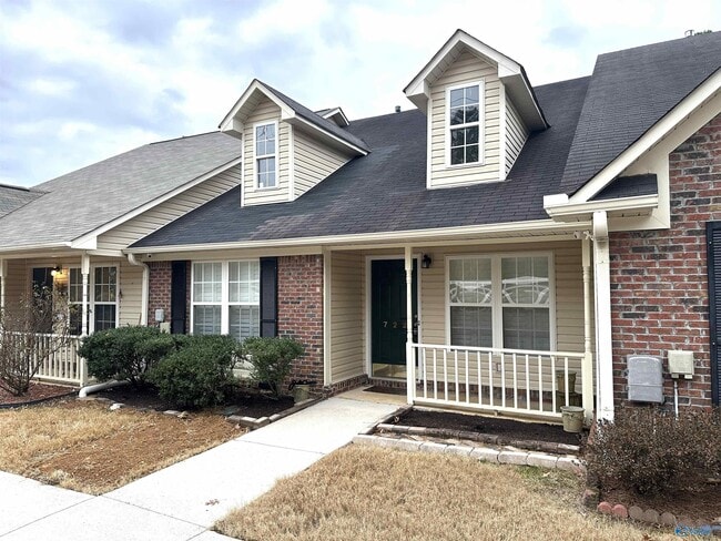 Building Photo - 722 Hobbs Rd SE