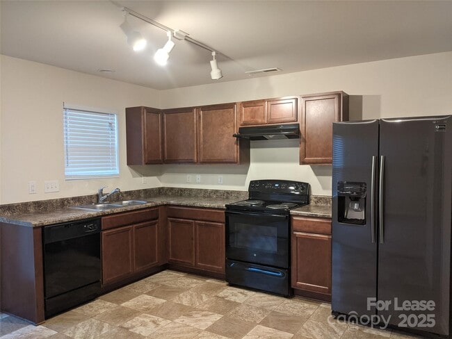 Photo - 2040 E Park Dr