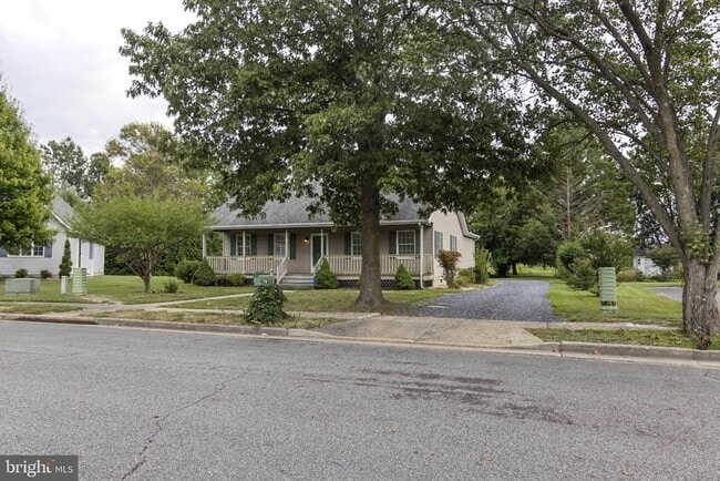 Photo - 319 Laurel St