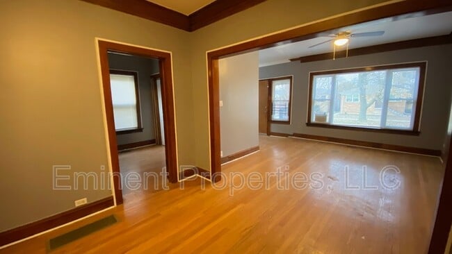 Photo - 444 W 98th St