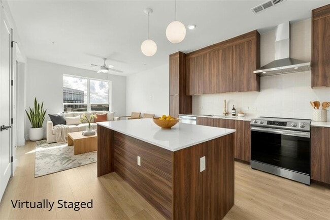 Building Photo - 1701 Simond Ave Unit 644