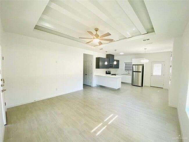 8 West Dr Unit 3