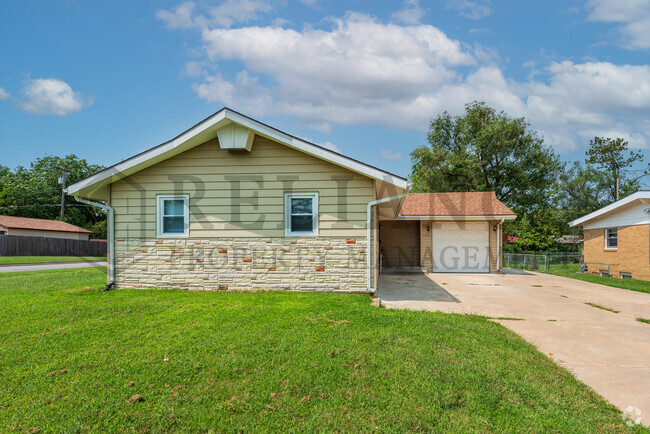 Building Photo - 2803 N Vassar Rental