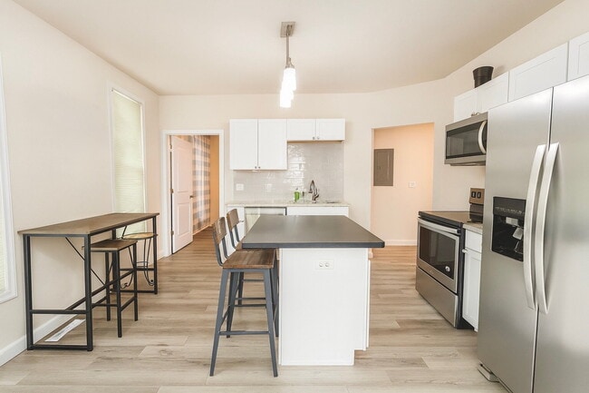 Photo - Renovated Short Term Rental! Unidad A