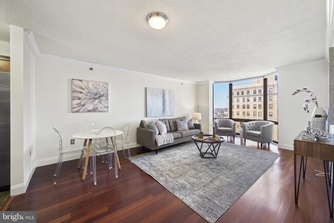 Photo - 2018 Walnut St Unit 16J
