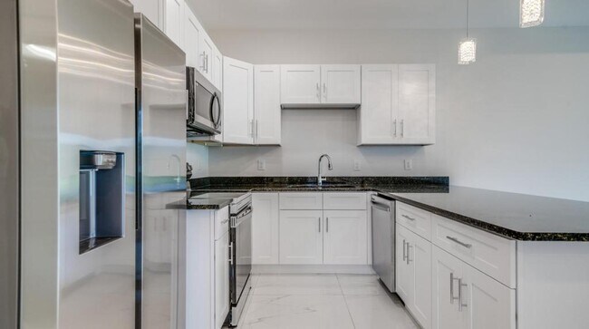 Photo - 4864 Golfview Blvd