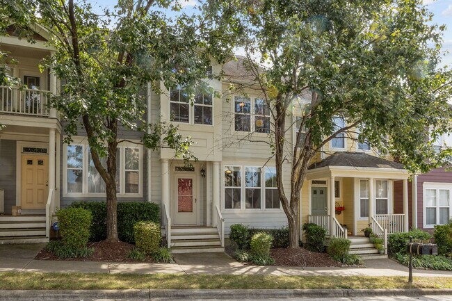 Building Photo - 408 Oak Pine Dr