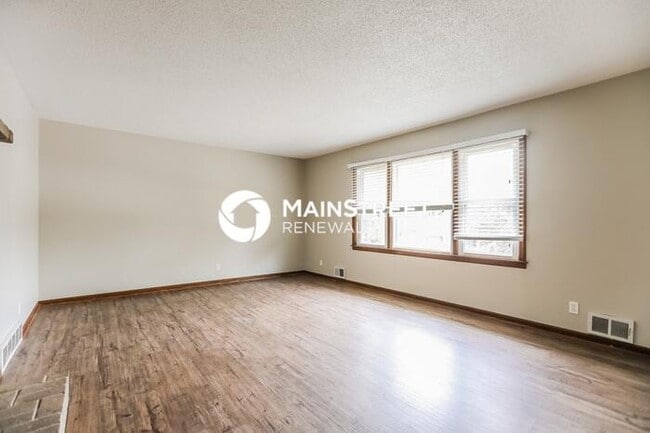 3 Bedroom Pet-Friendly Home in Kansas City, MO with Main Street Renewal