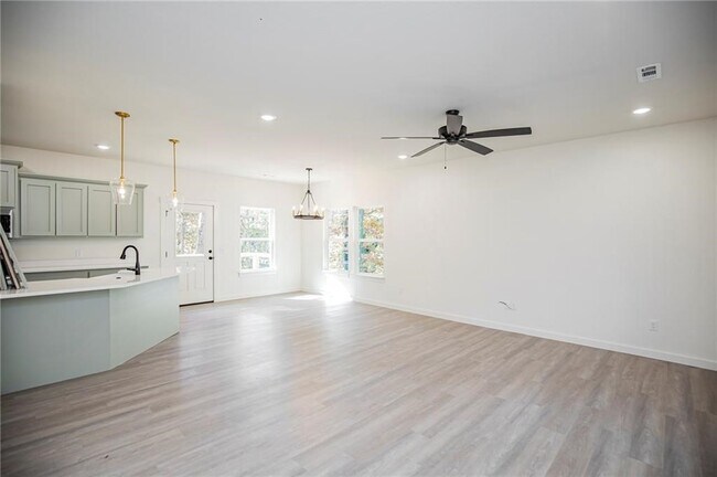 Photo - 3 Runnymede Cir