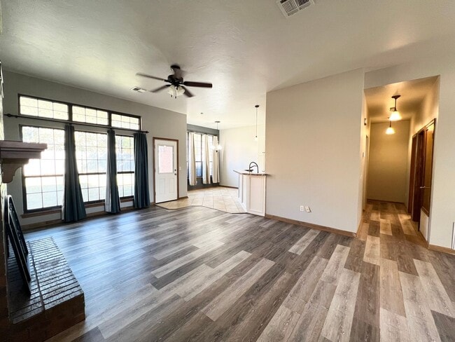 Photo - ?Edmond Home with Fireplace ?