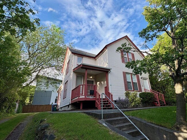 Building Photo - DASILVA RYAN DUPLEX Unit 1734