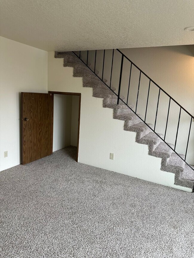 Photo - 115-1608A-C Marion A Unit C