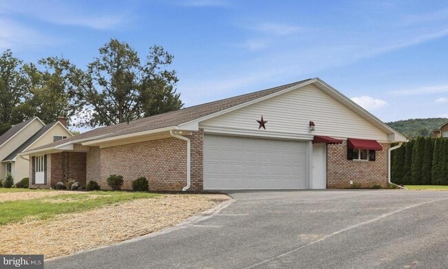 11475 Pine Hill Dr